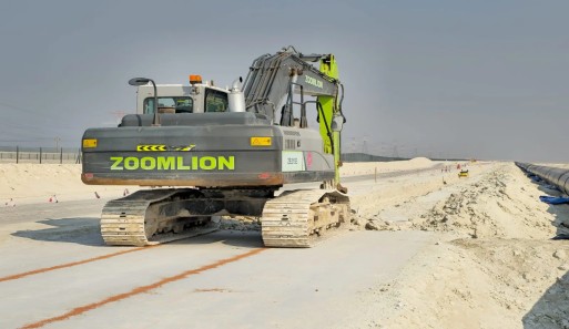 SAZEC GROUP Zoomlion crawler excavator at pipeline works