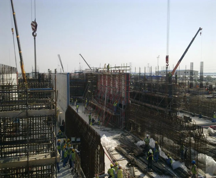SAZEC GROUP mobile crane and steel rebar construction site