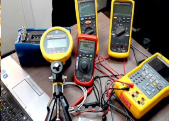 SAZEC GROUP Fluke electrical test and calibration instruments